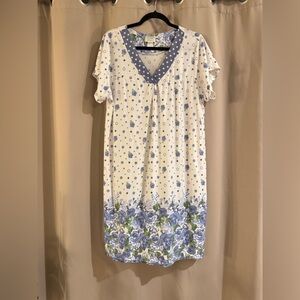 Lati Fashion Floral Print Nightgown  with Blue Accents